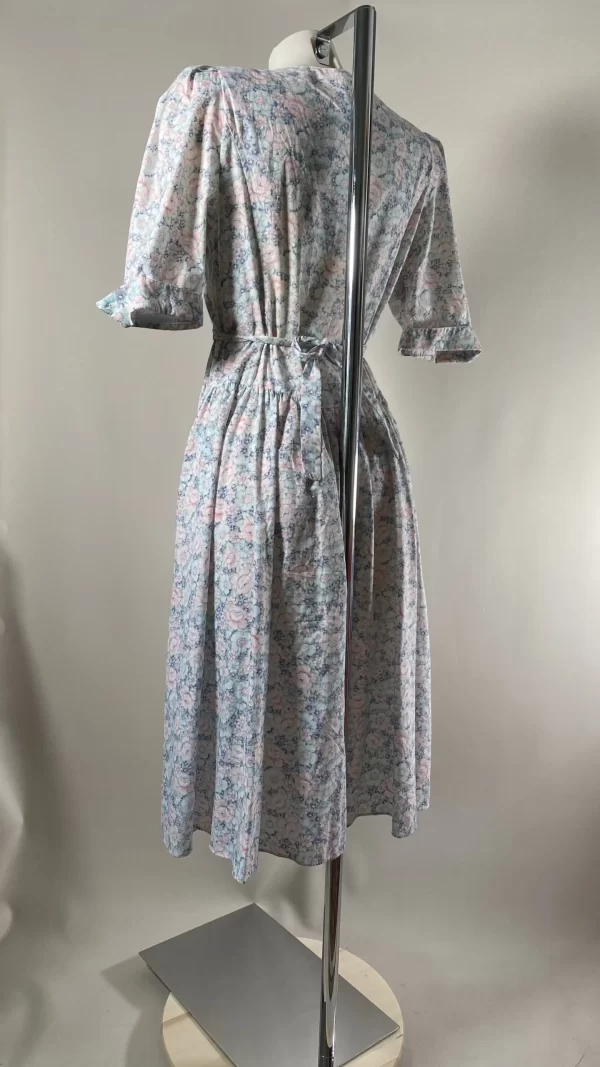 Robe midi Liberty à manches courtes – Image 2