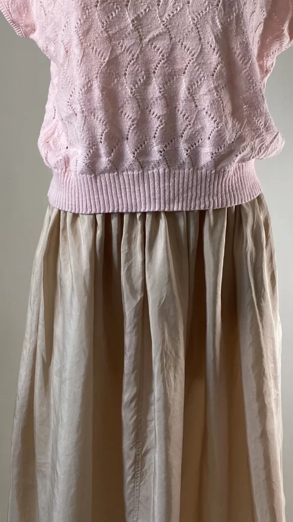 Pull d'été rose ajouré – Image 3