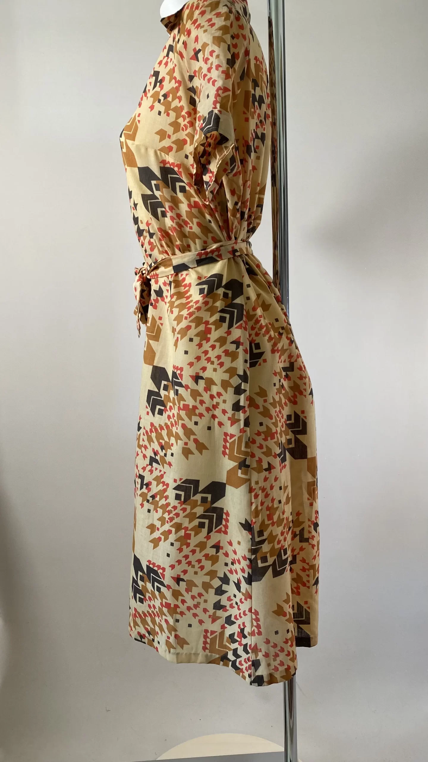 Robe chemise trapèze ceinturée – Image 2