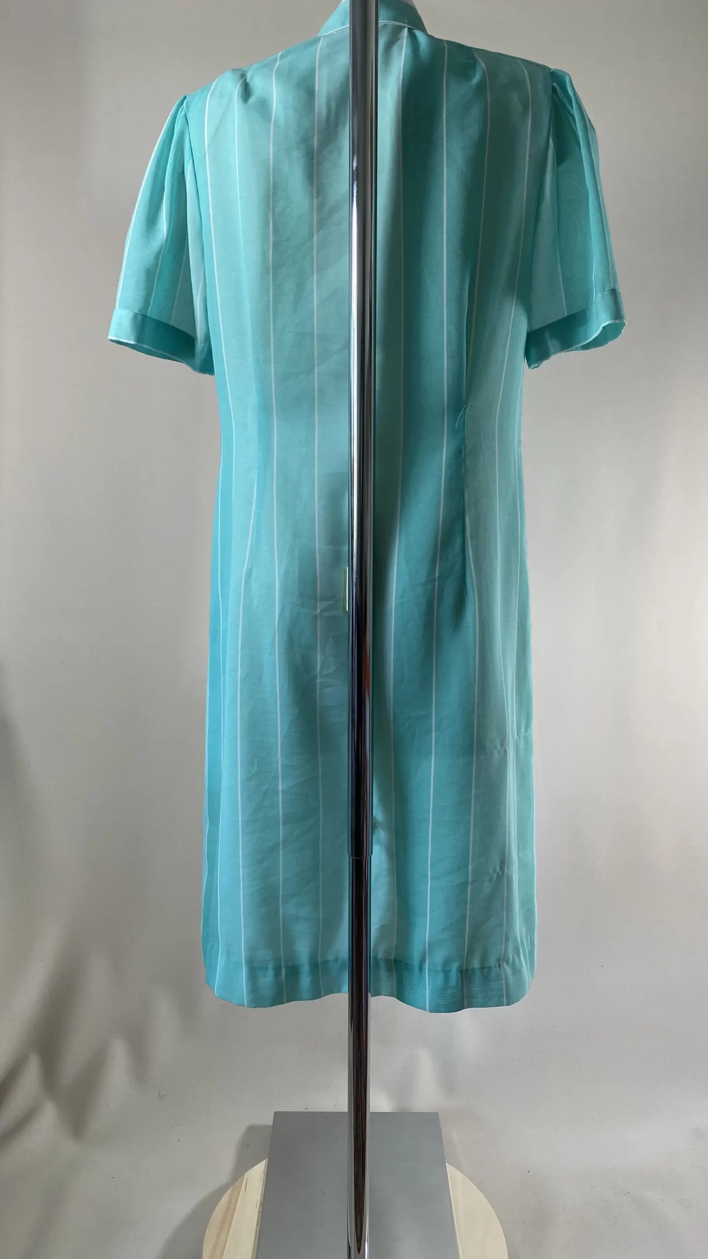 Robe tablier turquoise à rayures tennis – Image 2