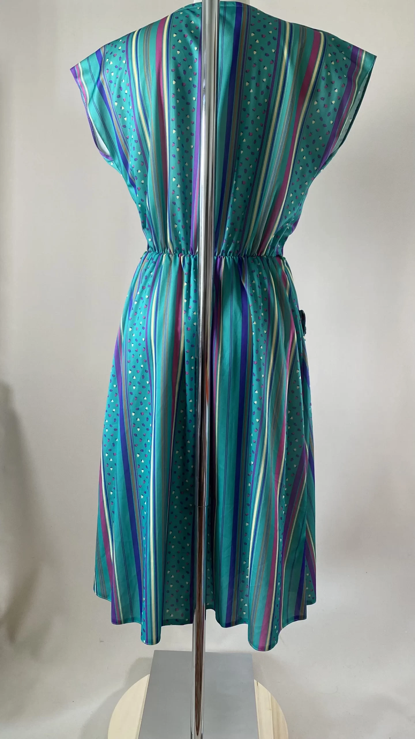 Robe tablier graphique – Image 2