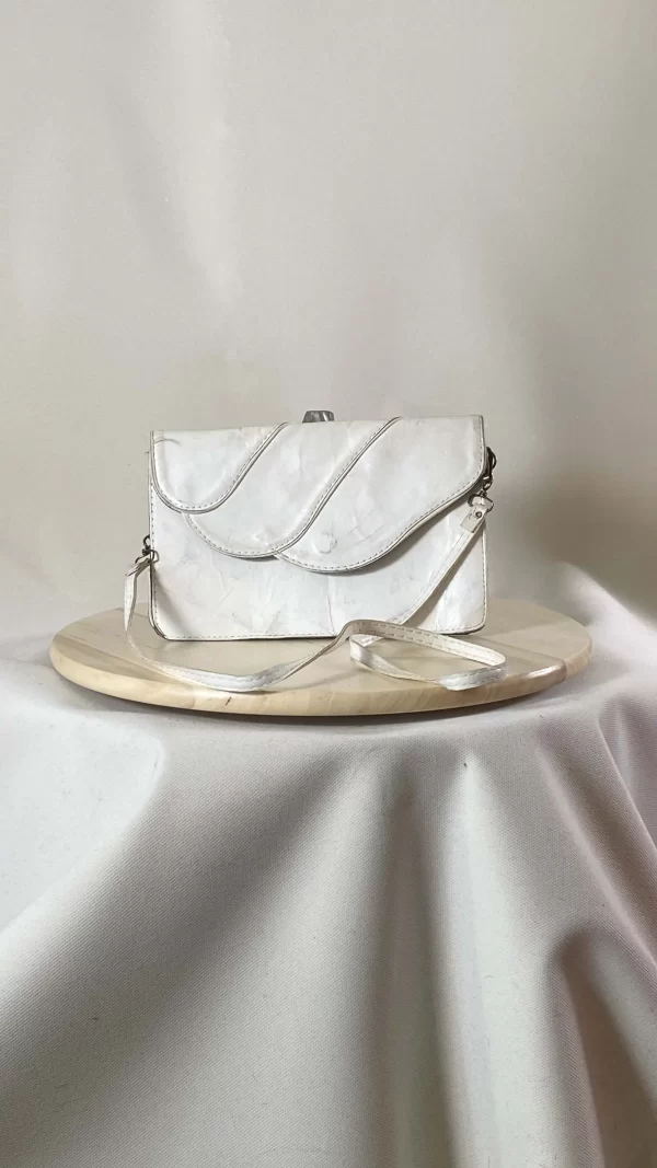 Petite pochette écrue à bandoulière