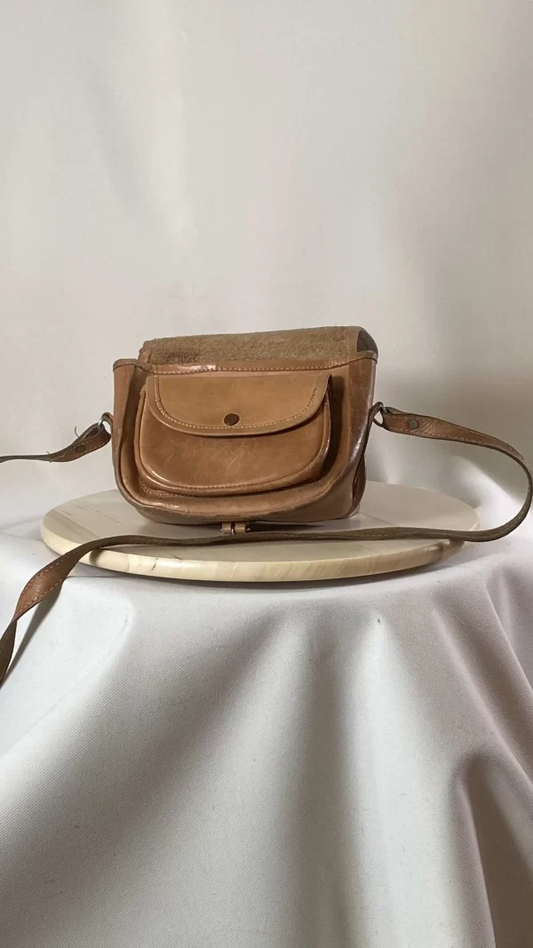 Sac à bandoulière en cuir camel – Image 2